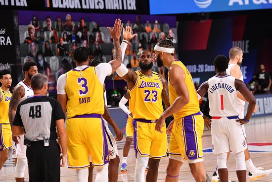 Los Angeles Lakers haben Schwierigkeiten, sich für die Playoffs zu qualifizieren